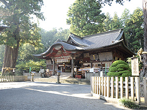 北口本宮冨士浅間神社の拝殿