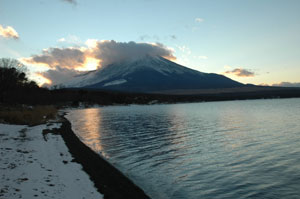 山中湖夕焼けの渚