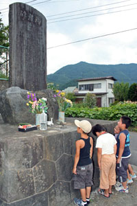 吉田空襲殉難碑