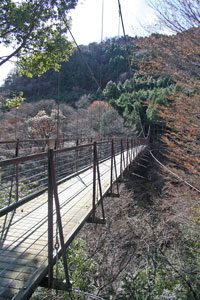 吉田の火祭りで使うたいまつを製作する職人＝富士吉田市新西原２丁目