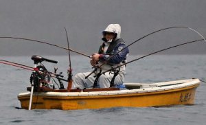 ヒメマス釣りが解禁、本栖湖