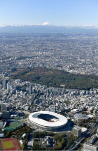 富士山望む「聖地」上空